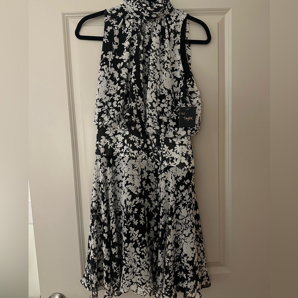 NWT JUST TAYLOR HALTER FLORAL DRESS